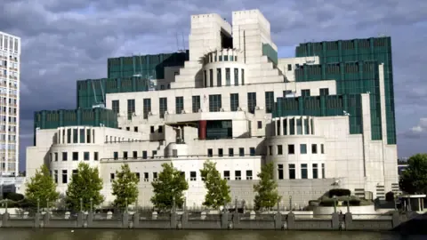 The UK's Secret Intelligence Service Rolls Out Deep Web Platform to Lure Spies in Russia